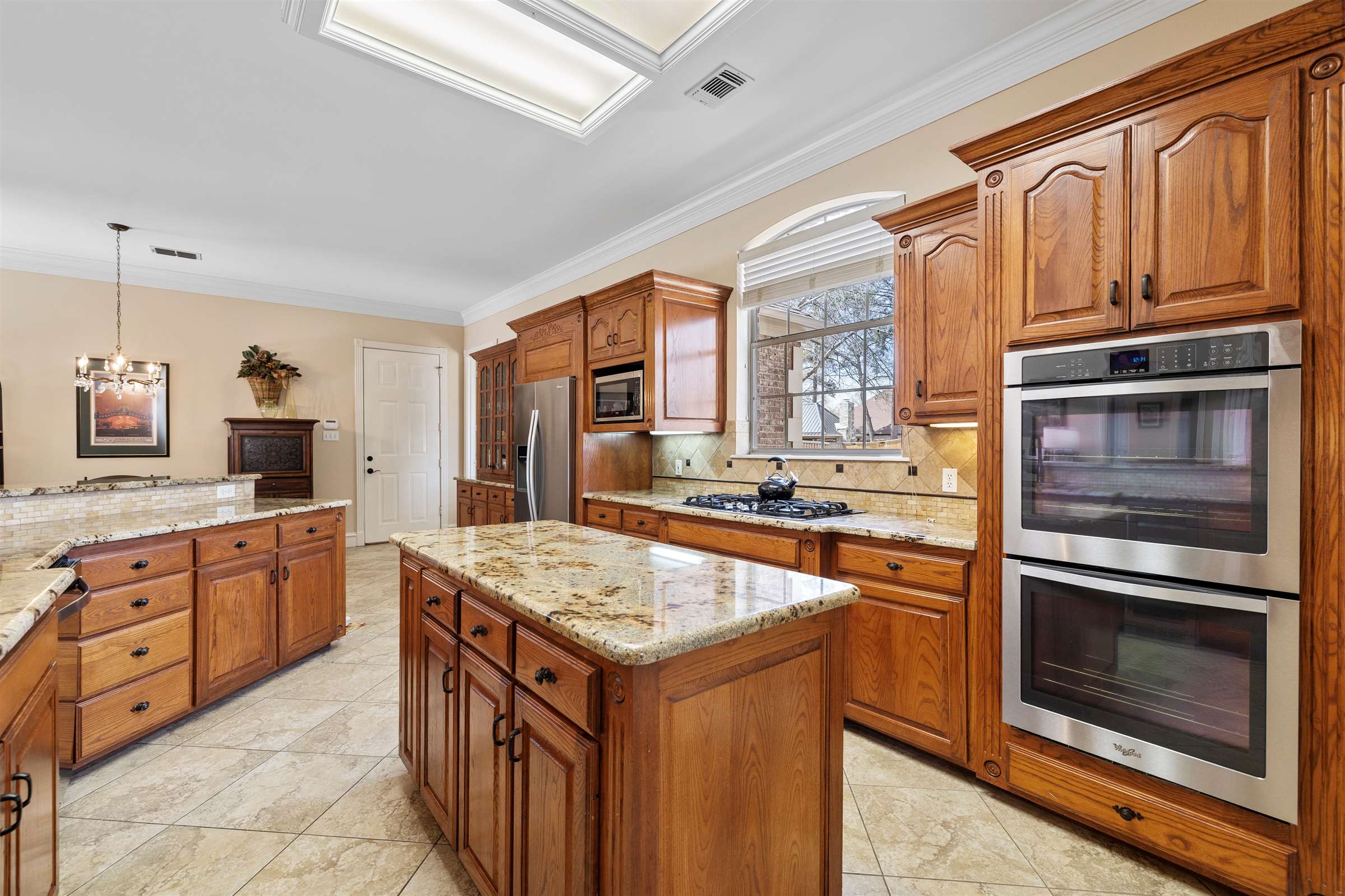 2213 Woodlands Drive, Tyler, TX 75703