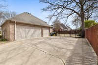 2213 Woodlands Drive, Tyler, TX 75703