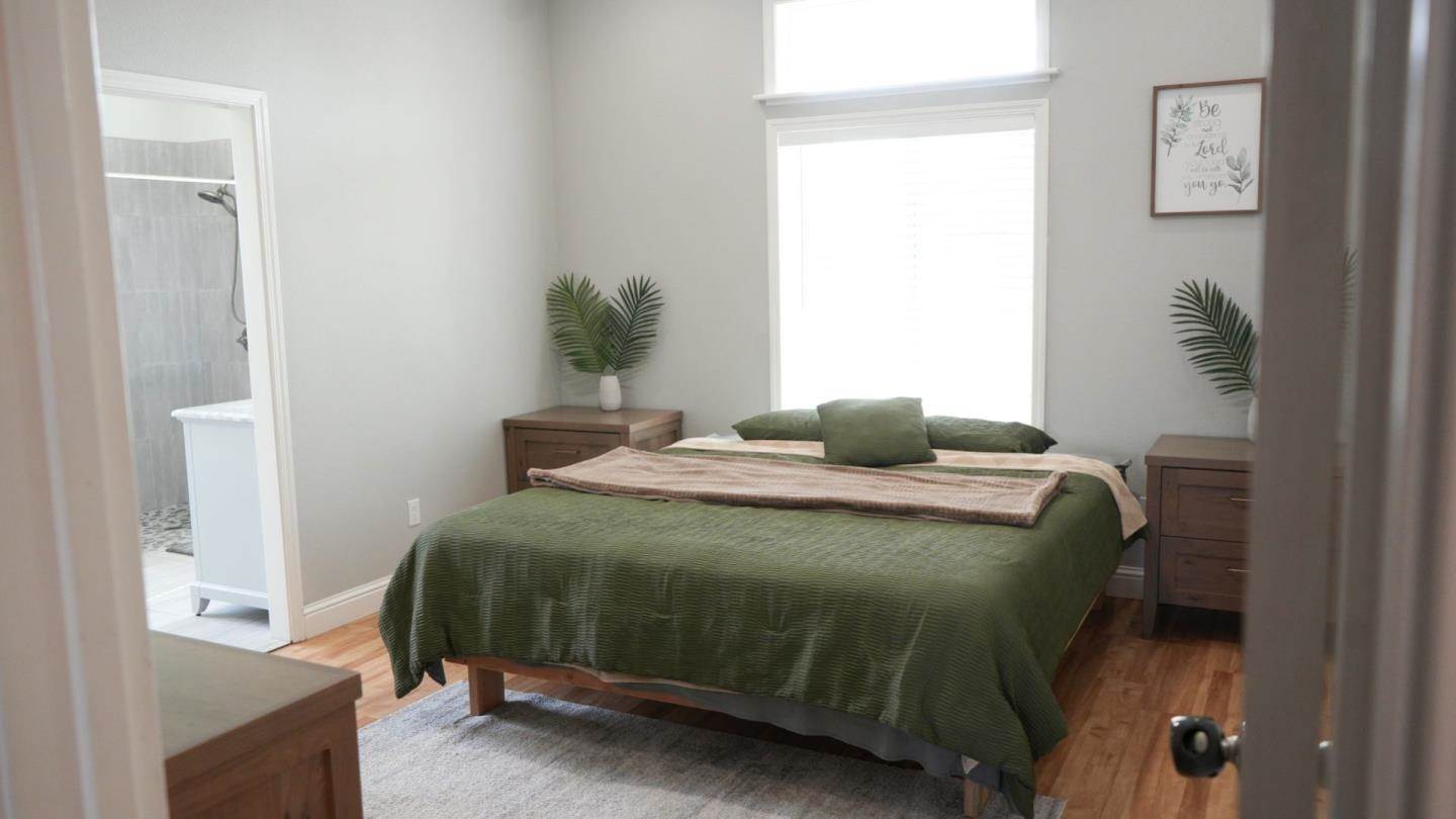 496 Northwood ST, Escalon, CA 95320