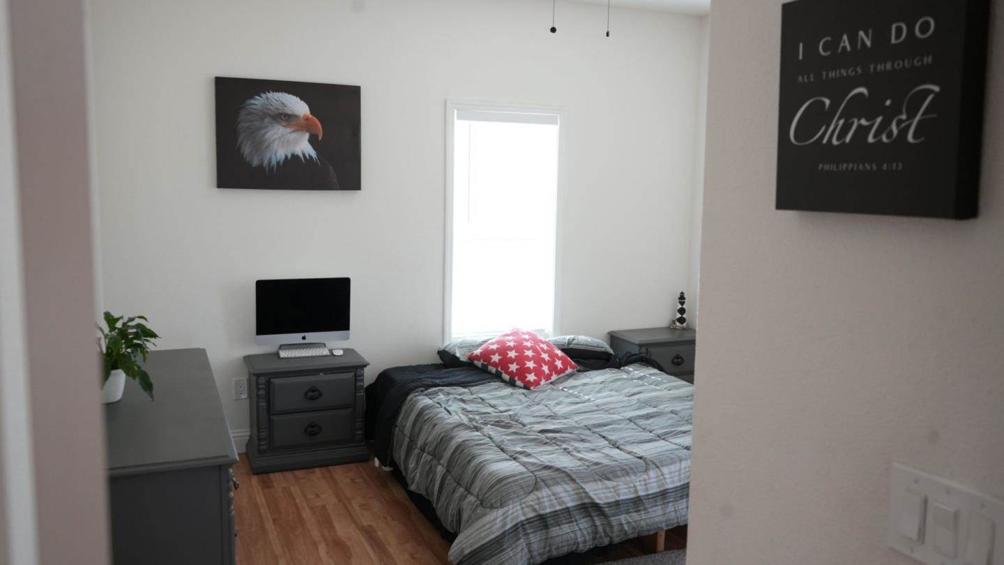 496 Northwood ST, Escalon, CA 95320