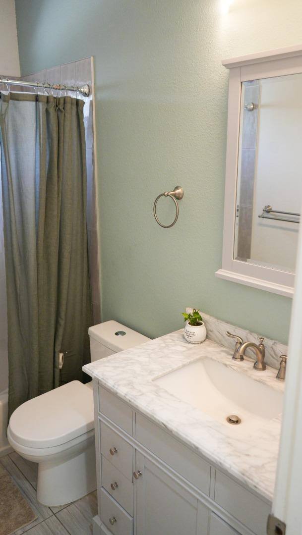 496 Northwood ST, Escalon, CA 95320