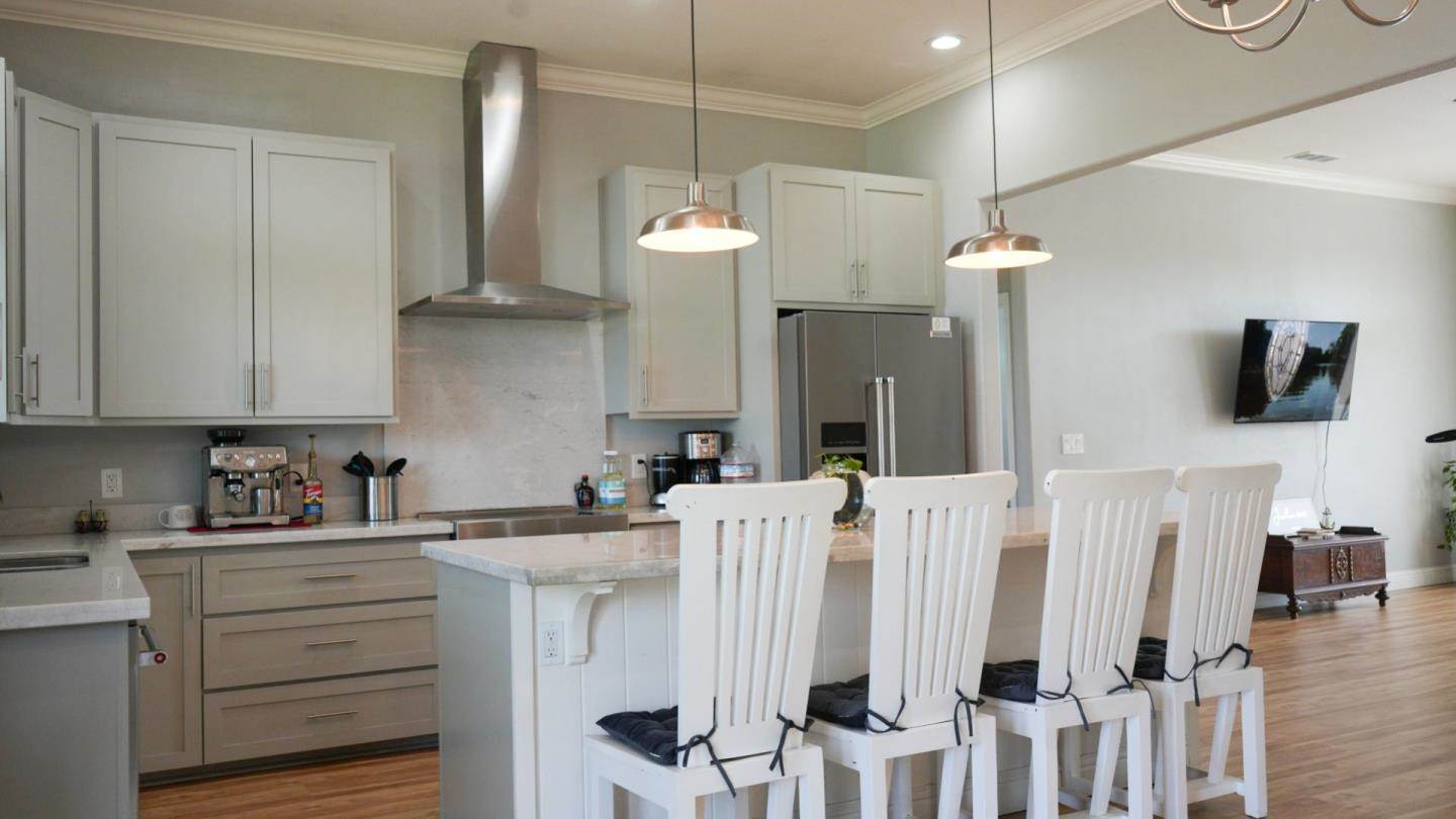 496 Northwood ST, Escalon, CA 95320