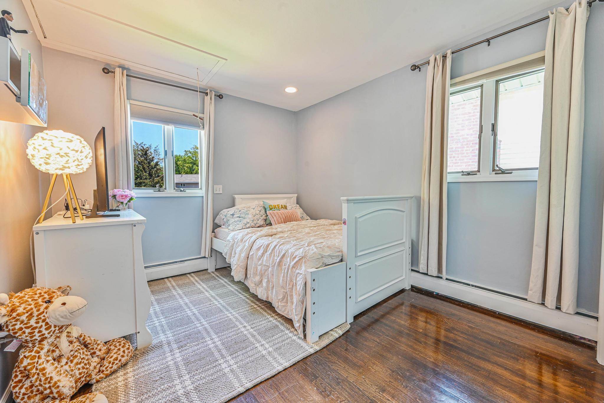 2 Boat Lane, Port Washington, NY 11050