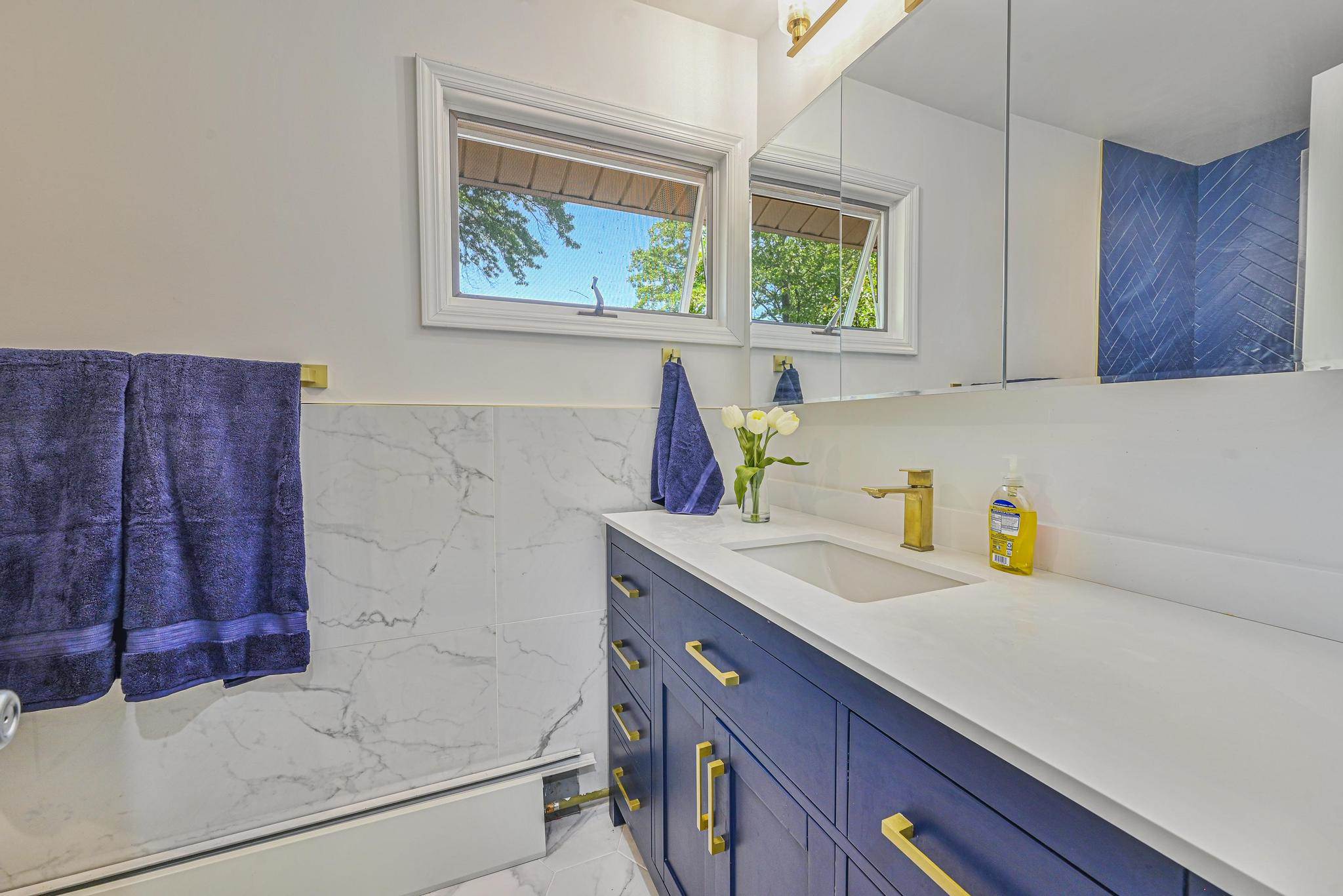 2 Boat Lane, Port Washington, NY 11050