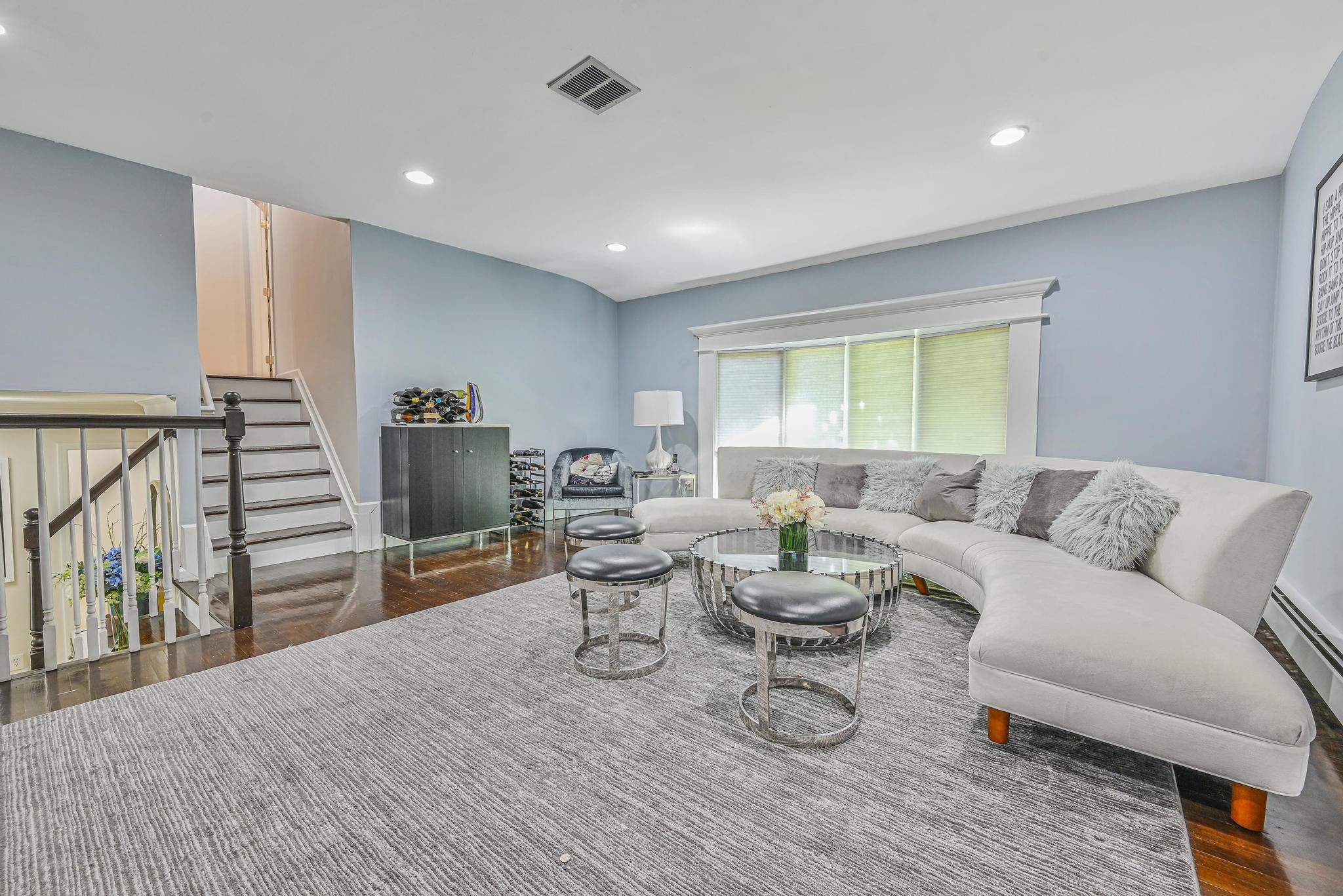 2 Boat Lane, Port Washington, NY 11050