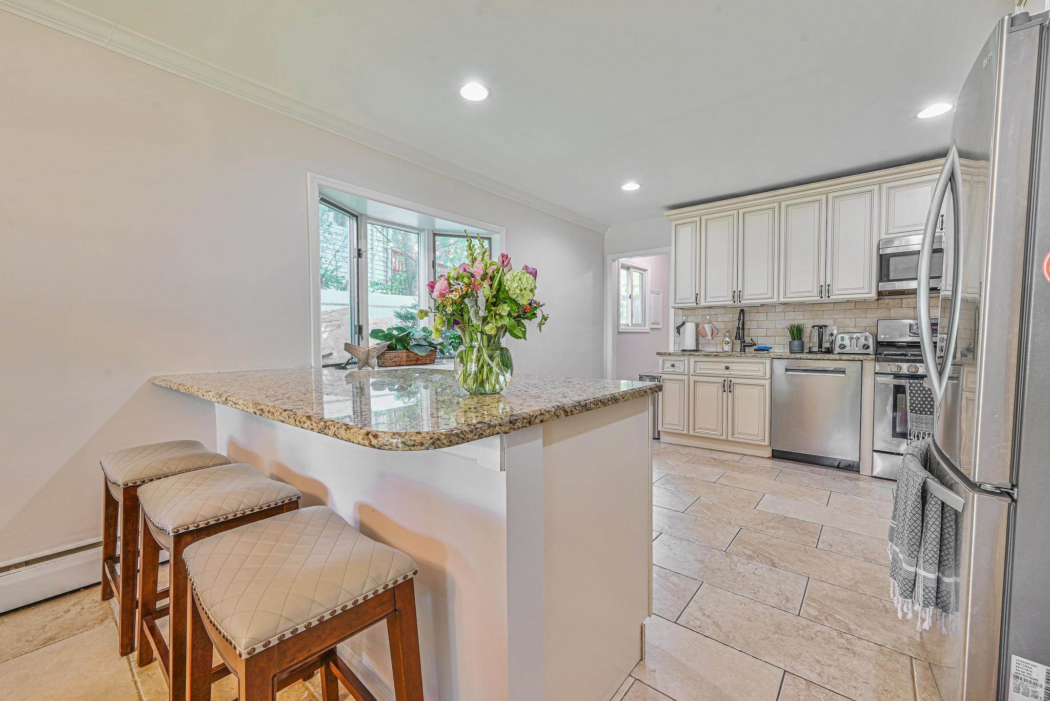 2 Boat Lane, Port Washington, NY 11050