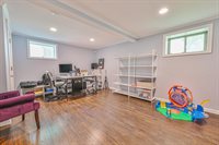 2 Boat Lane, Port Washington, NY 11050