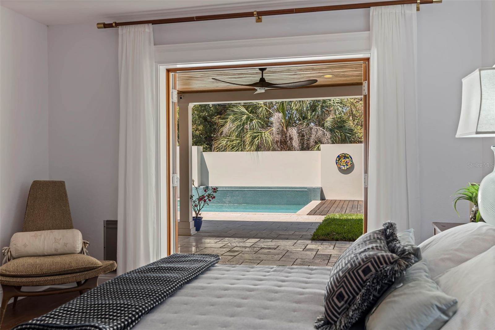 7235 Sunshine Drive S, St Petersburg, FL 33705