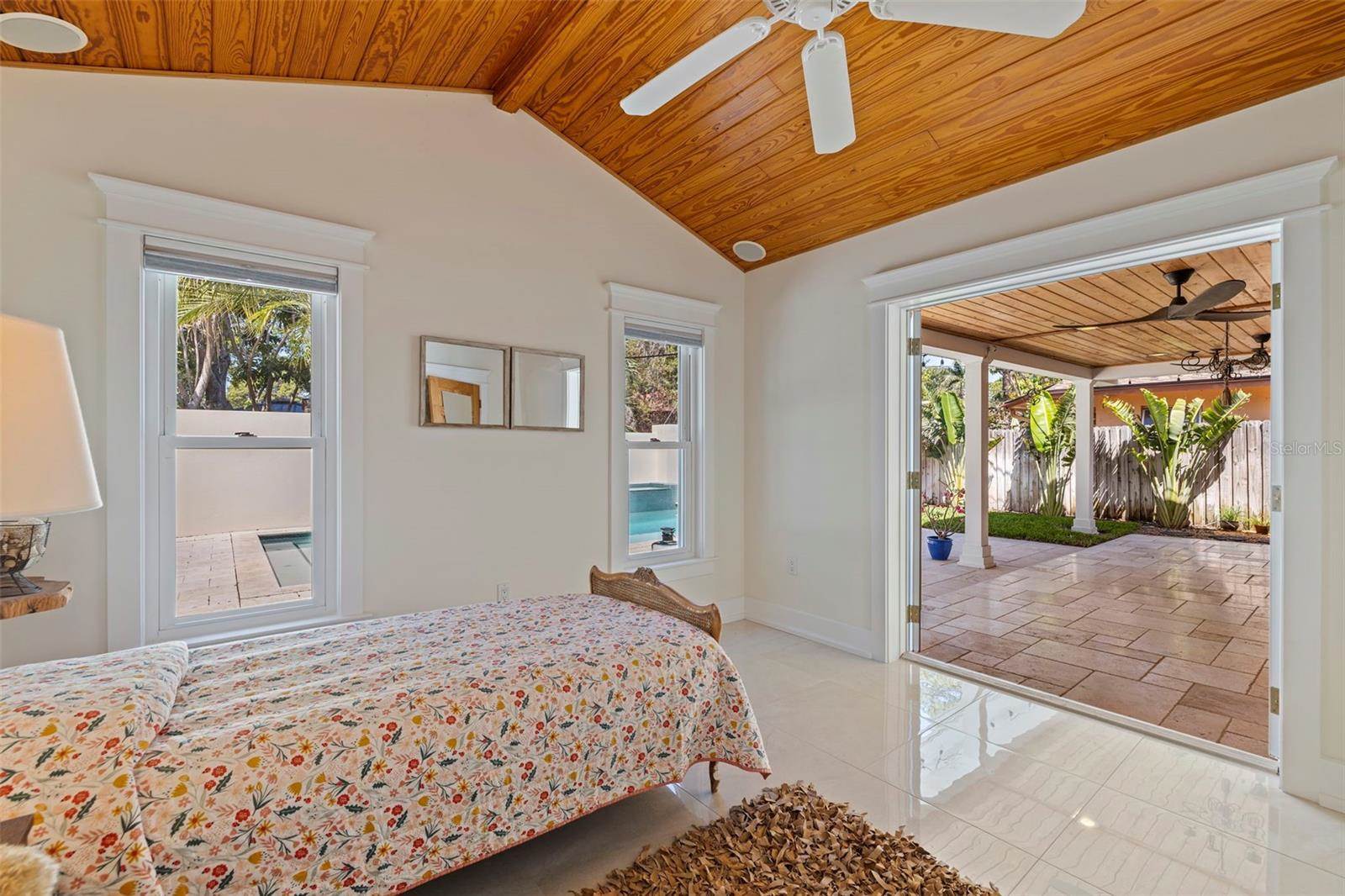 7235 Sunshine Drive S, St Petersburg, FL 33705