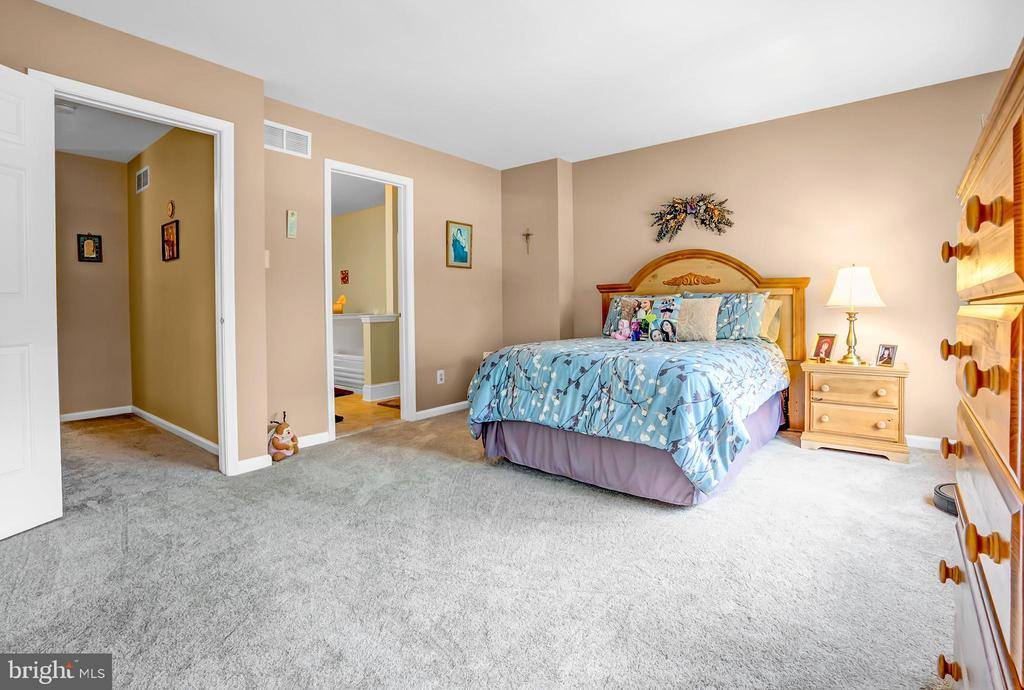 104 Coventry Pointe Lane, Pottstown, PA 19465