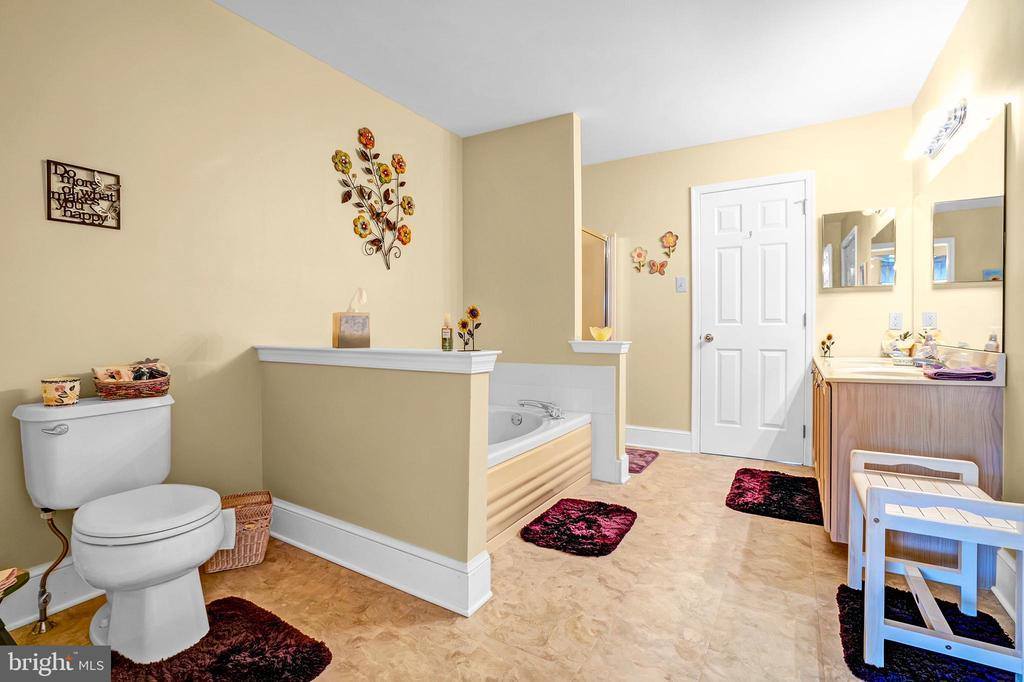 104 Coventry Pointe Lane, Pottstown, PA 19465