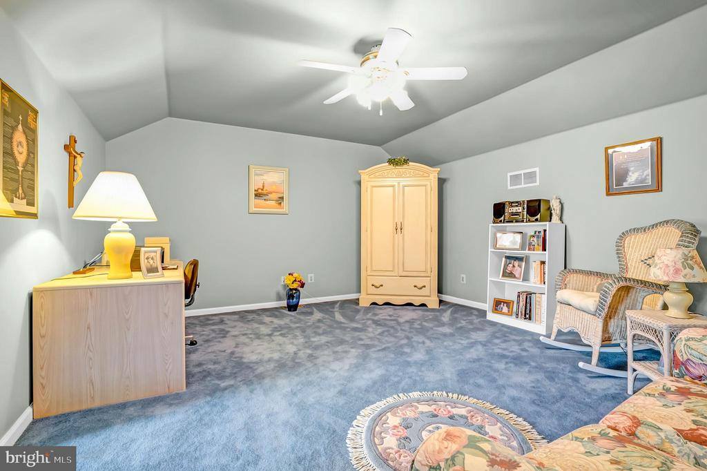 104 Coventry Pointe Lane, Pottstown, PA 19465