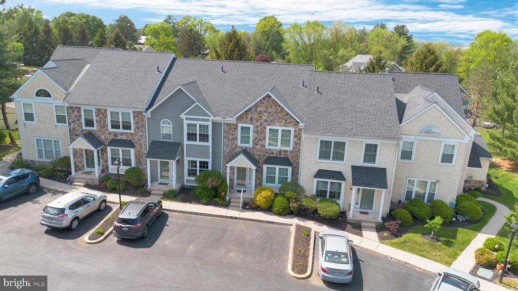 104 Coventry Pointe Lane, Pottstown, PA 19465