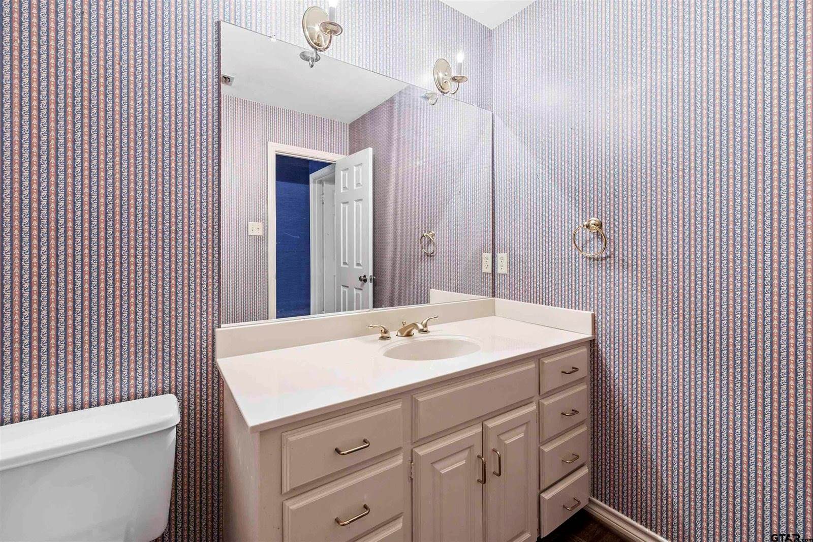 842 Ashford Ct, Tyler, TX 75703