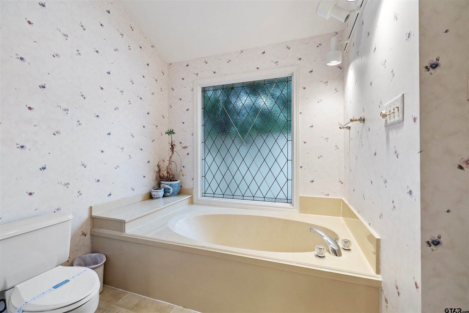 842 Ashford Ct, Tyler, TX 75703