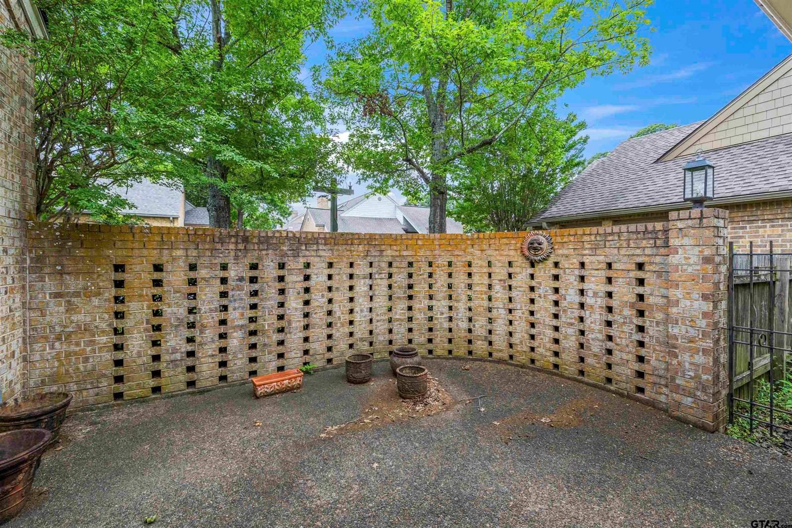 842 Ashford Ct, Tyler, TX 75703