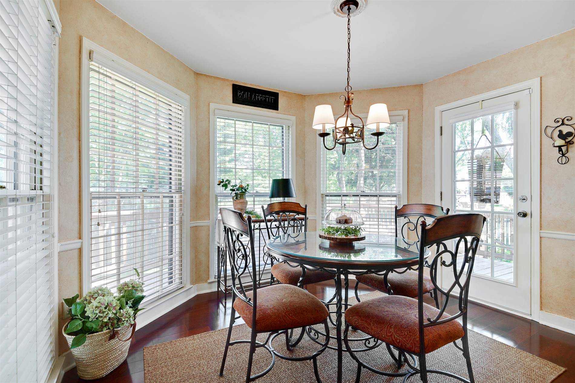 8036 W 116th Street, Overland Park, KS 66210