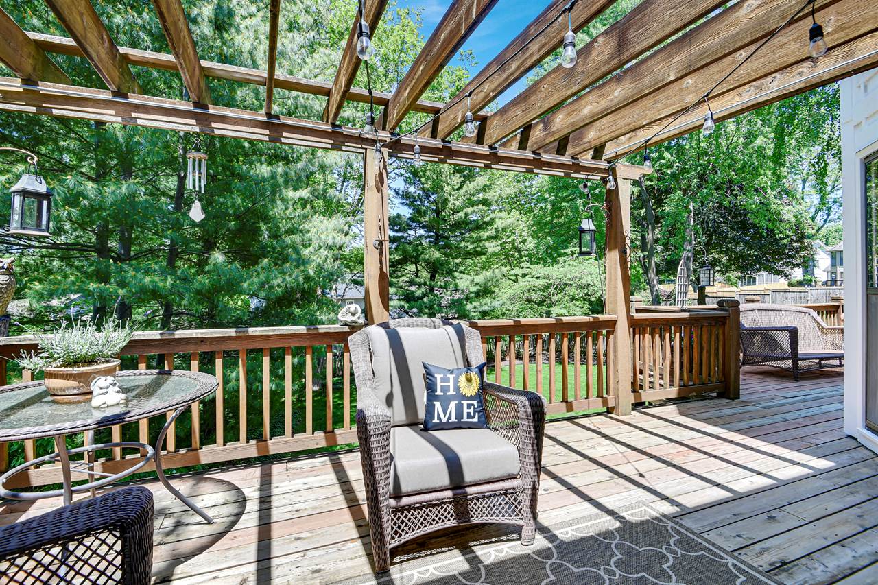 8036 W 116th Street, Overland Park, KS 66210