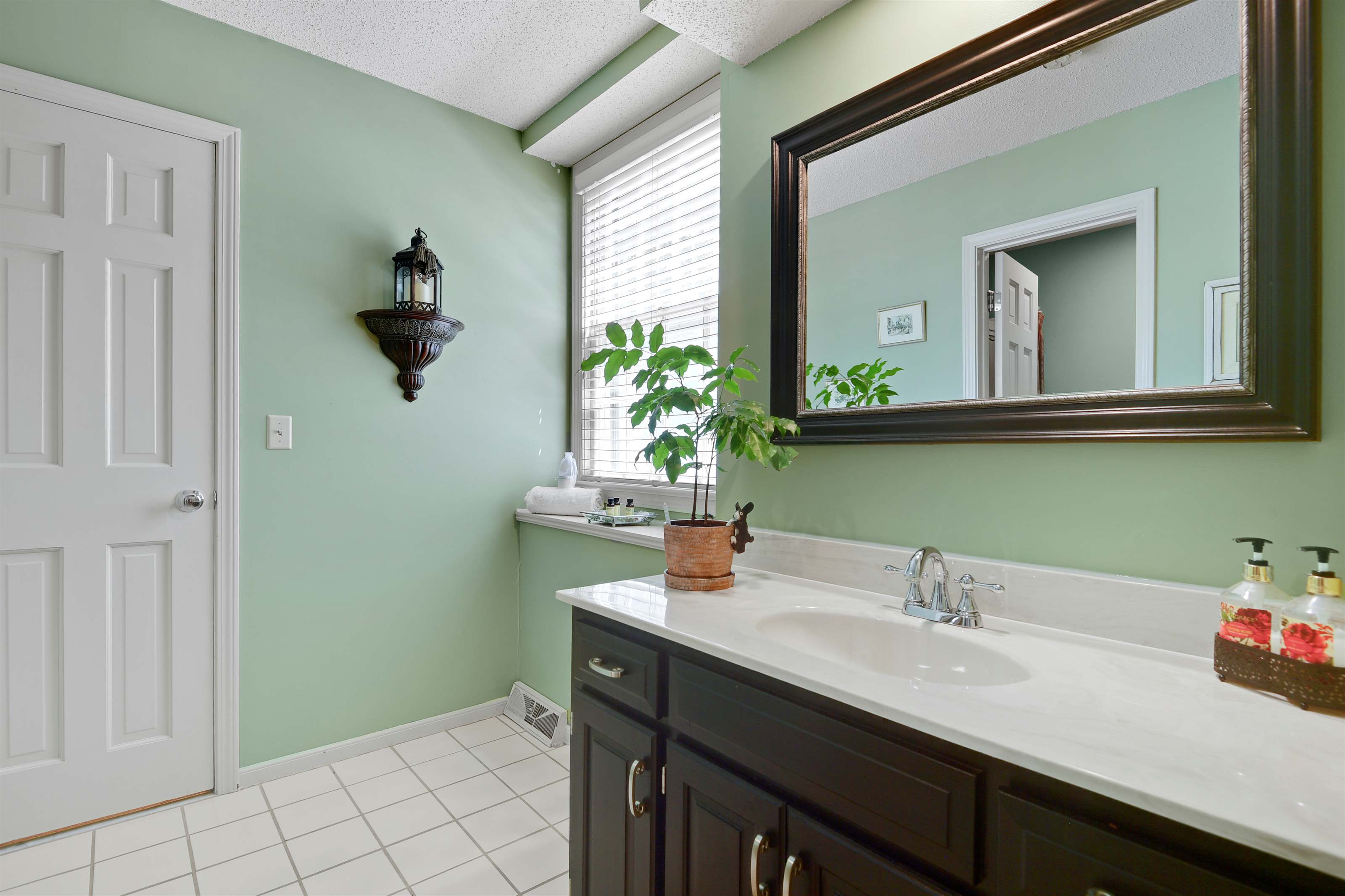 8036 W 116th Street, Overland Park, KS 66210