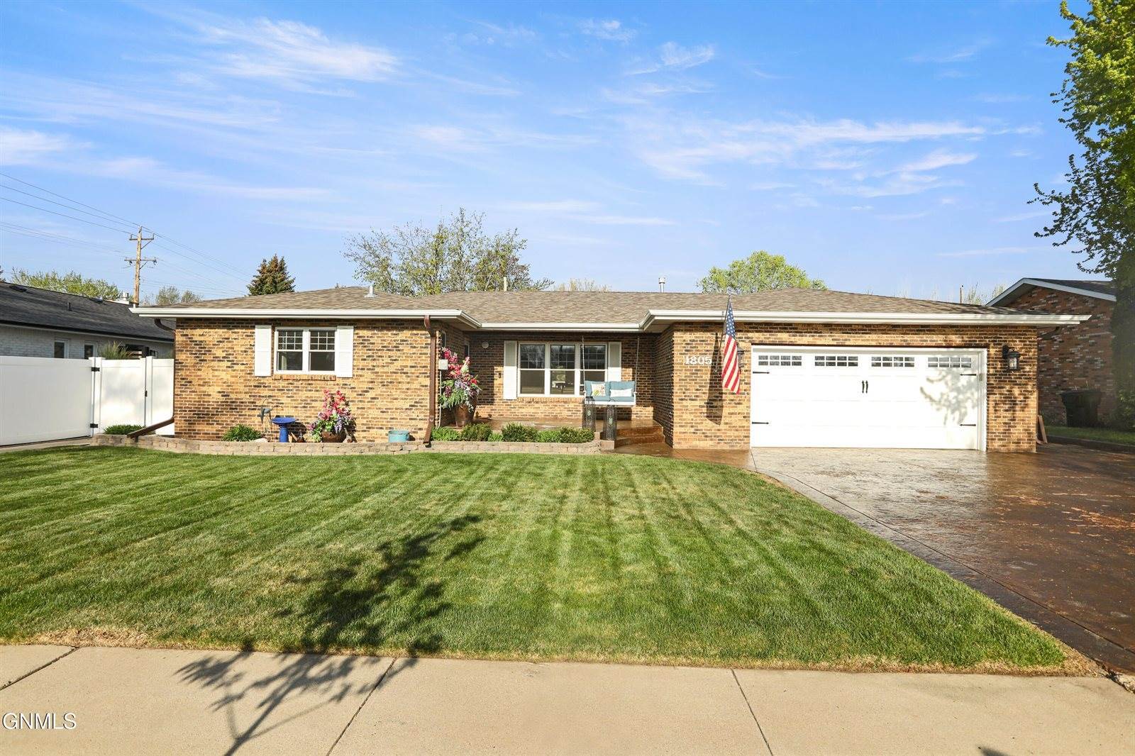 1805 University Avenue, Williston, ND 58801