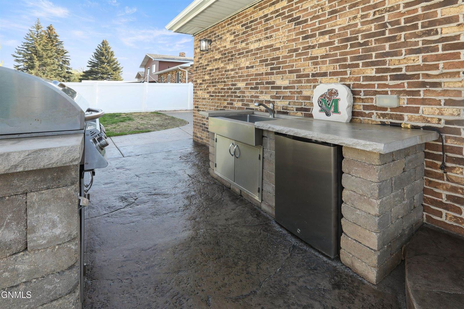 1805 University Avenue, Williston, ND 58801