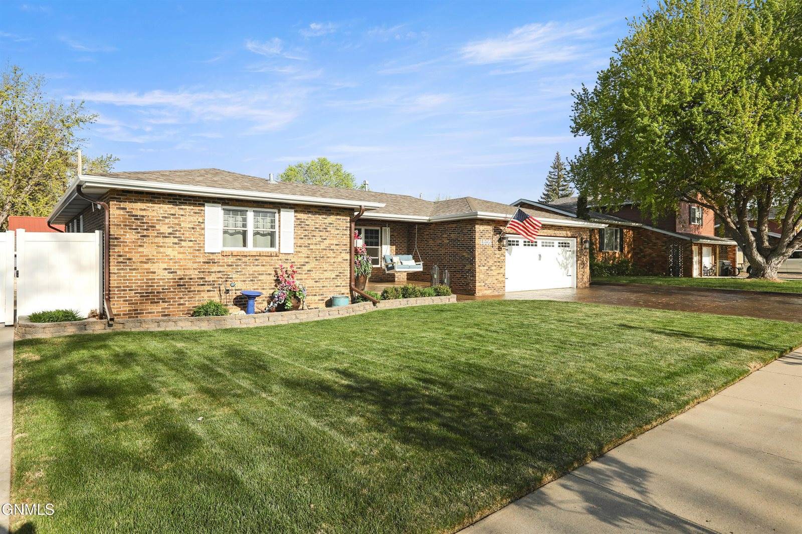 1805 University Avenue, Williston, ND 58801