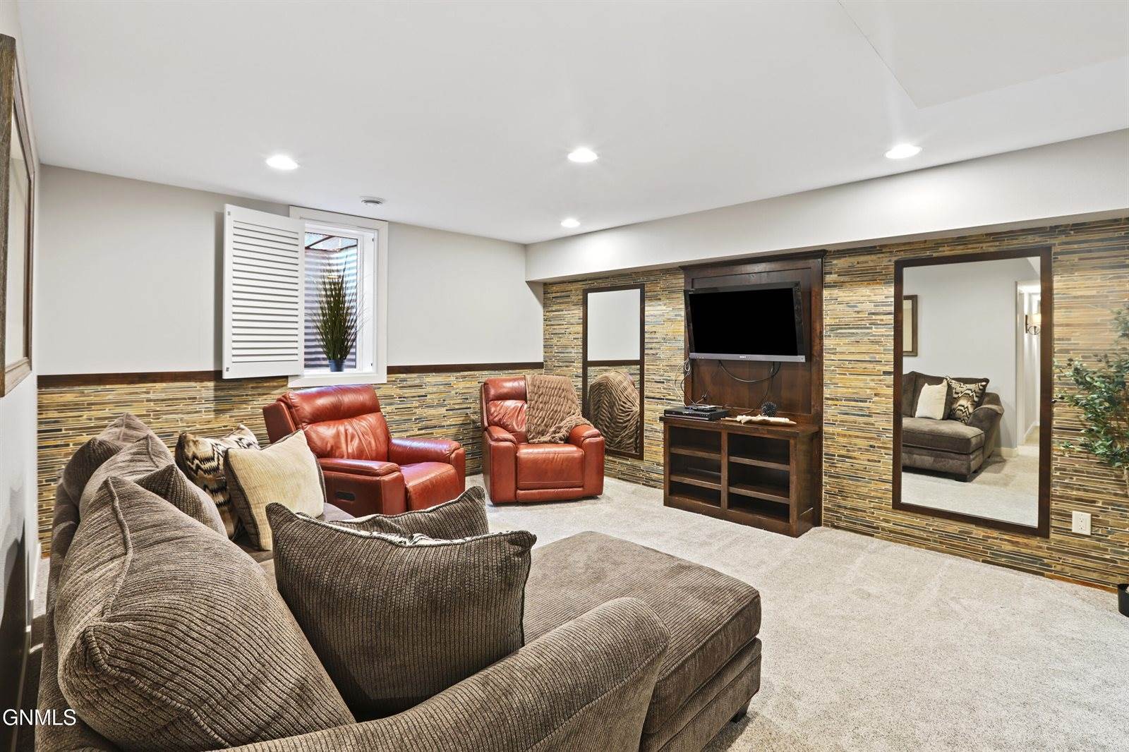 1805 University Avenue, Williston, ND 58801