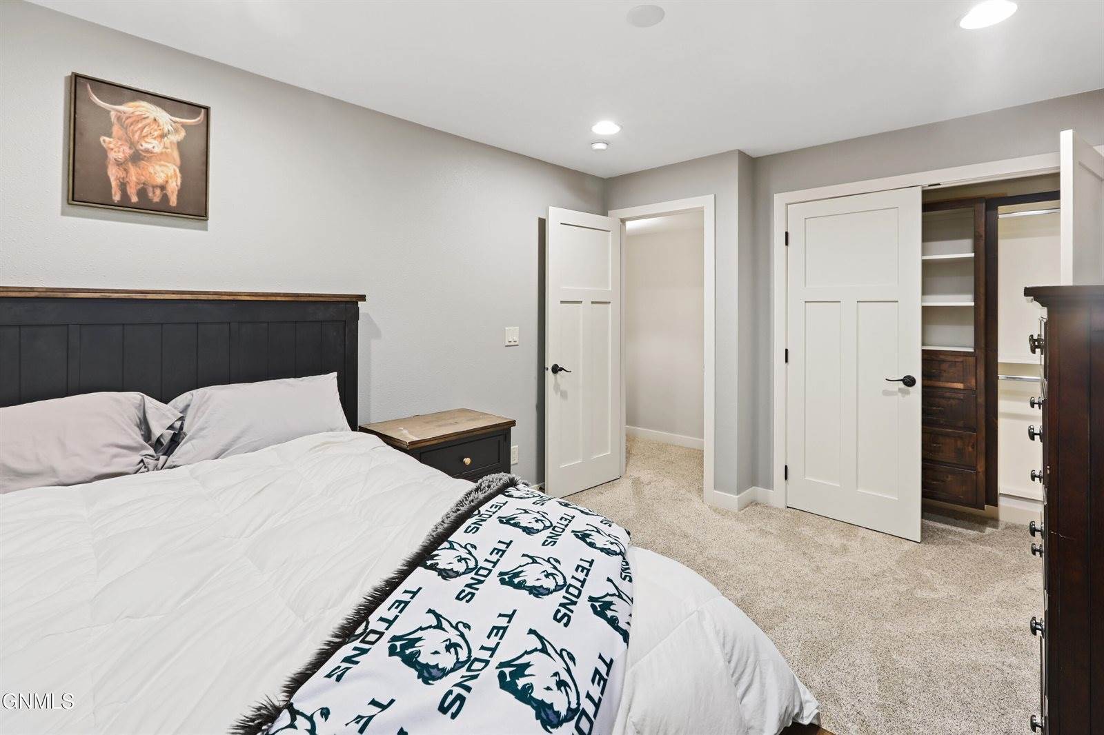 1805 University Avenue, Williston, ND 58801