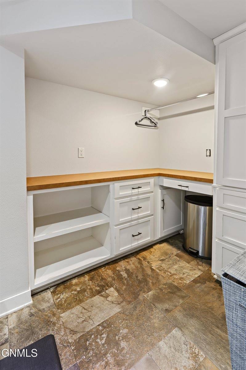 1805 University Avenue, Williston, ND 58801