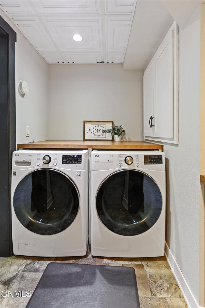 1805 University Avenue, Williston, ND 58801