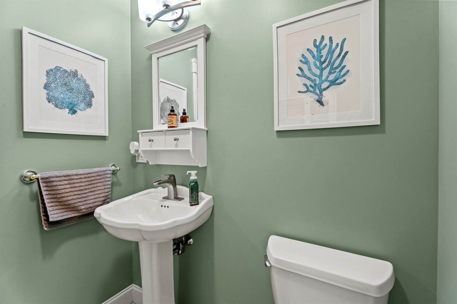 431 Mann Hill Road, Holden, ME 04429