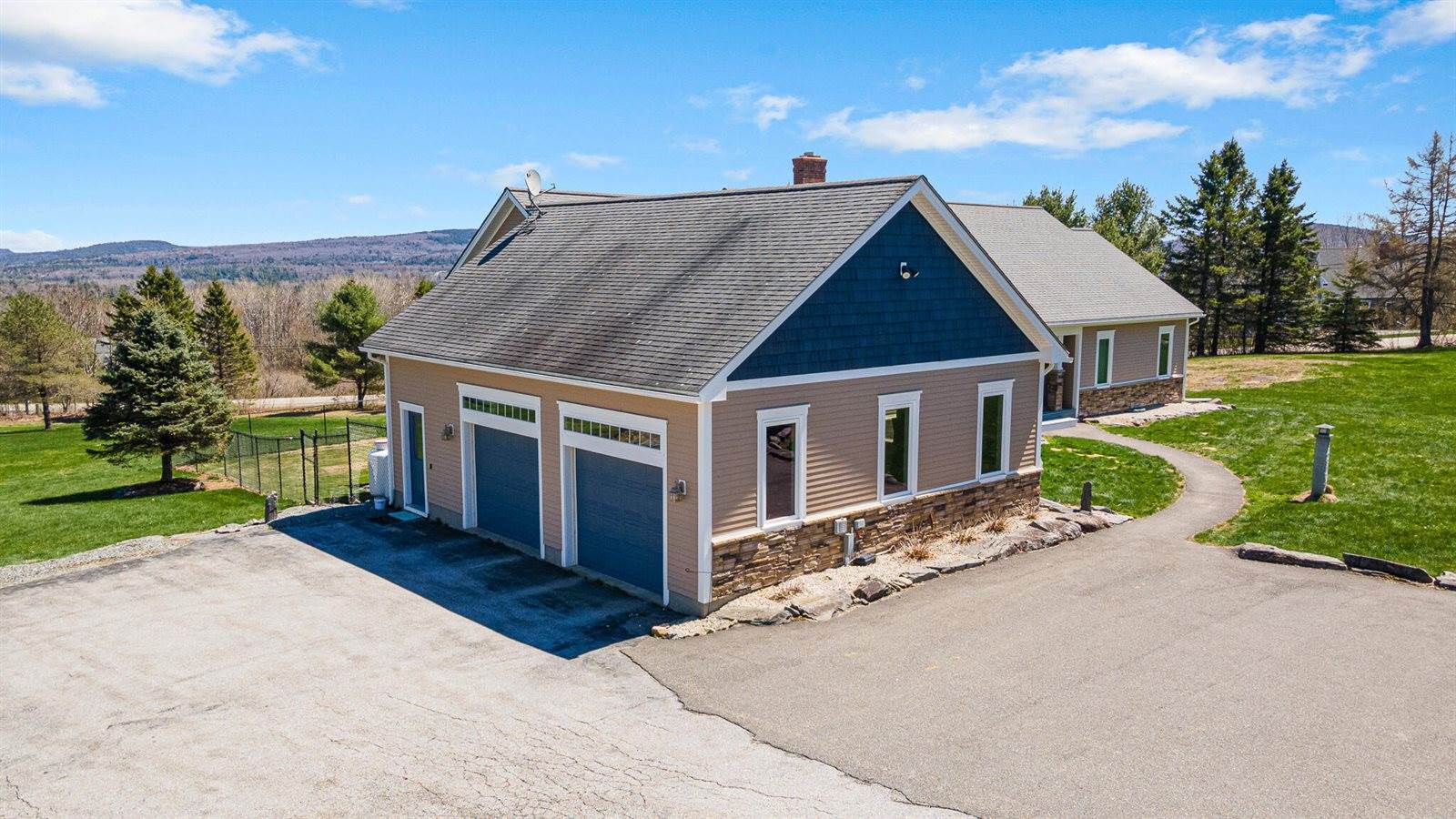 431 Mann Hill Road, Holden, ME 04429