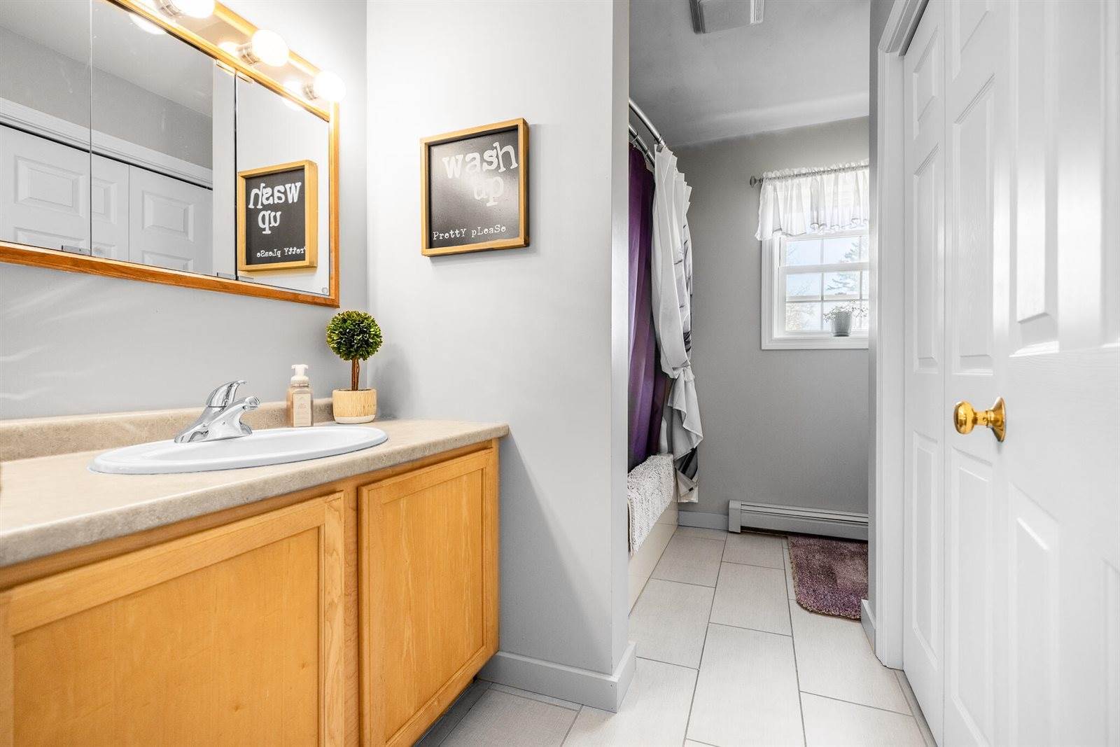 14 Twining Road, Winterport, ME 04496