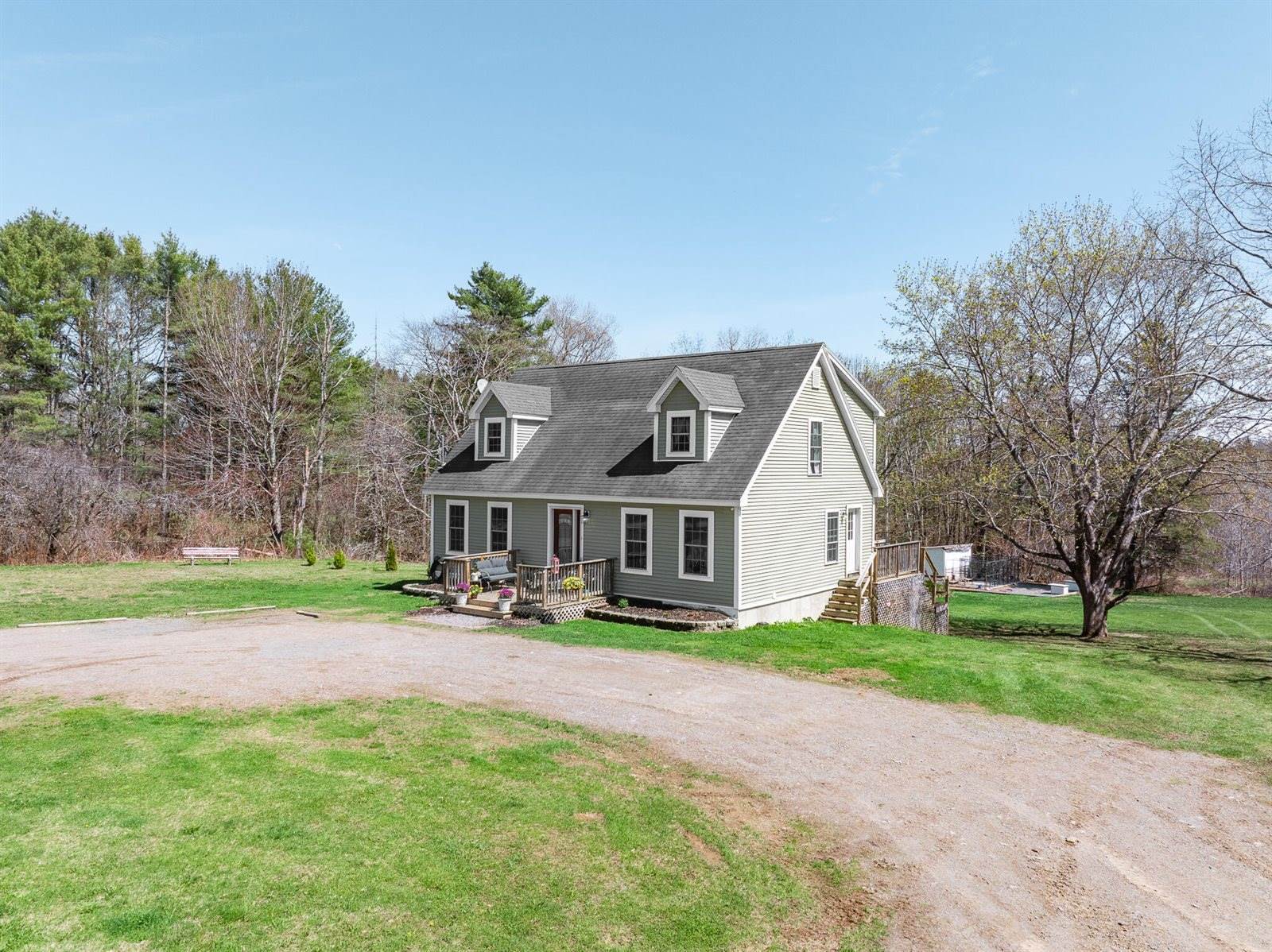 14 Twining Road, Winterport, ME 04496