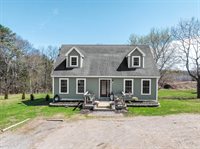 14 Twining Road, Winterport, ME 04496