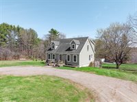 14 Twining Road, Winterport, ME 04496