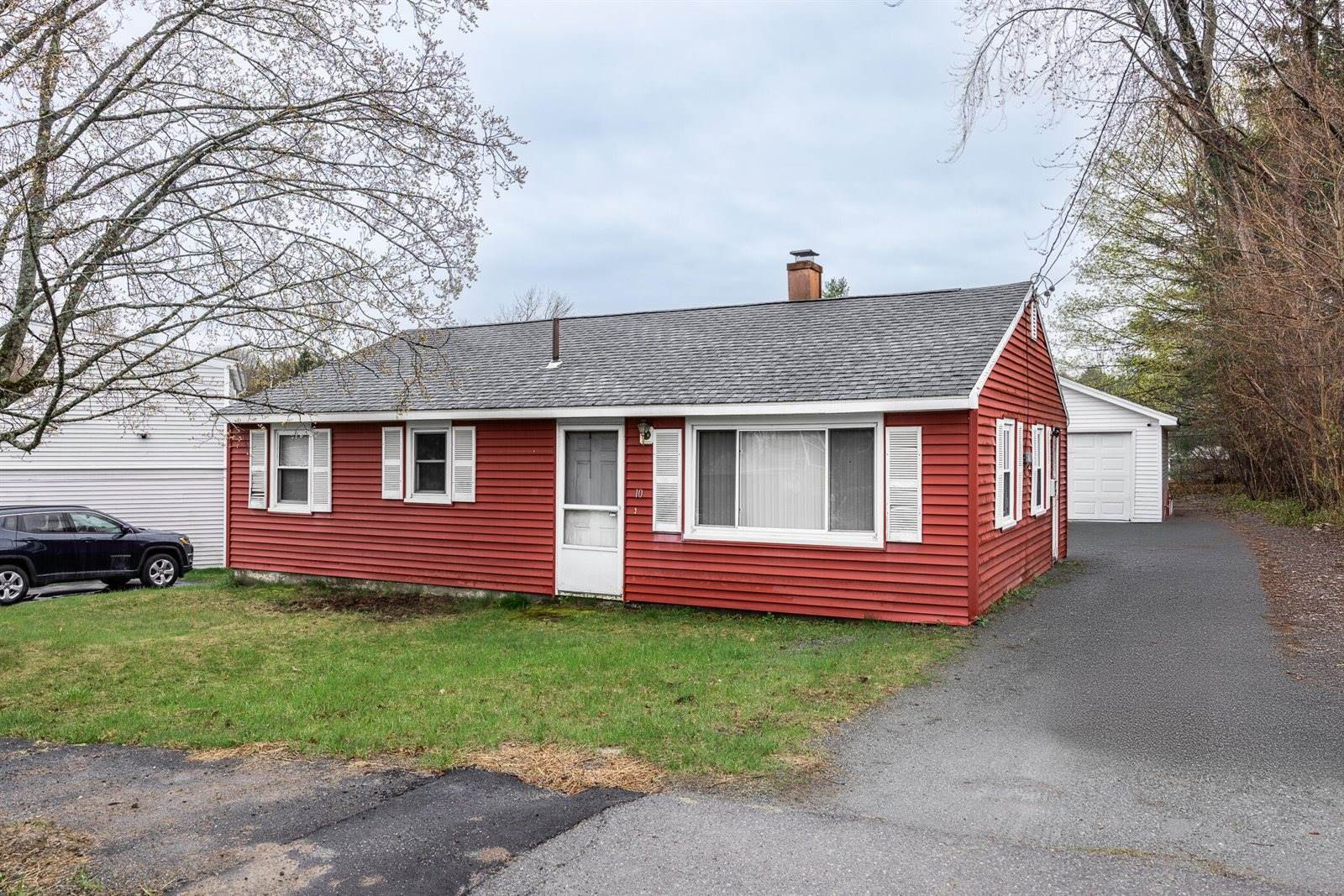 10 Nash Street, Bangor, ME 04401