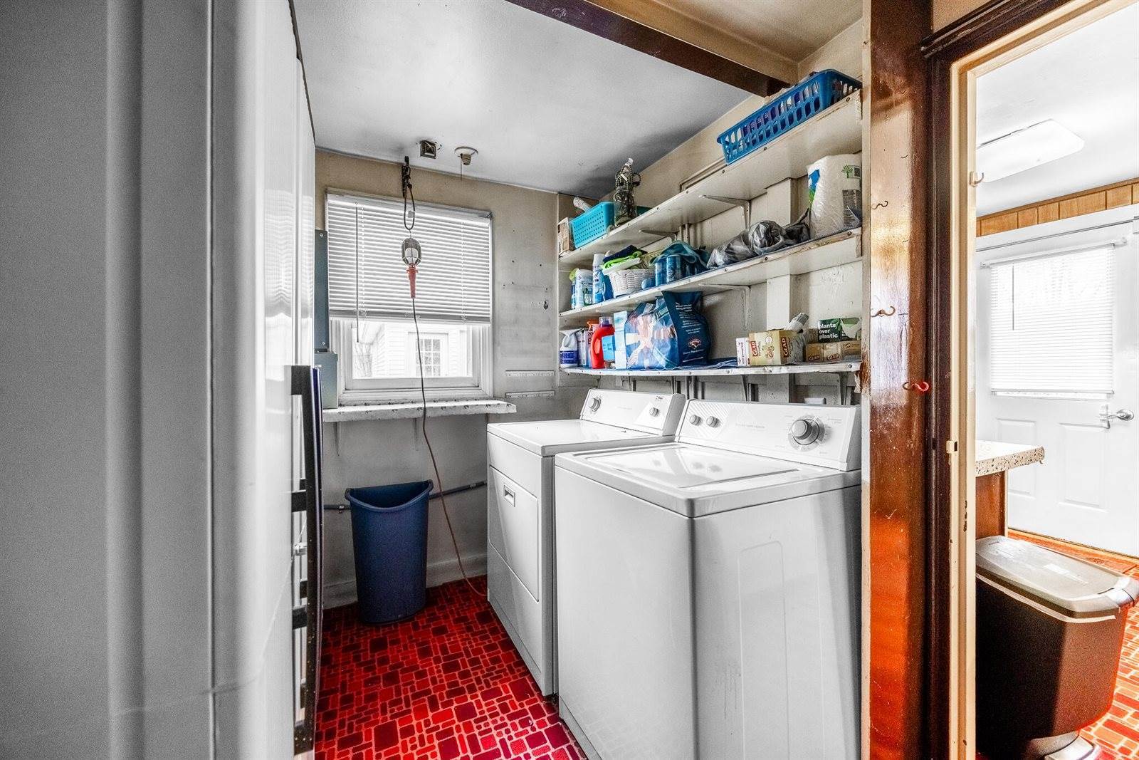 10 Nash Street, Bangor, ME 04401