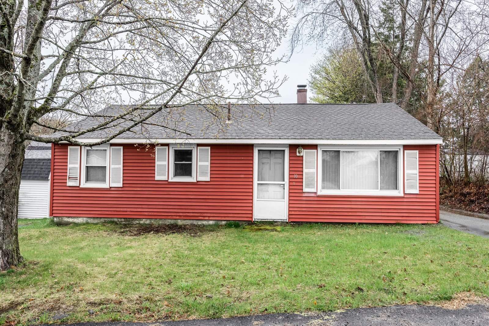 10 Nash Street, Bangor, ME 04401