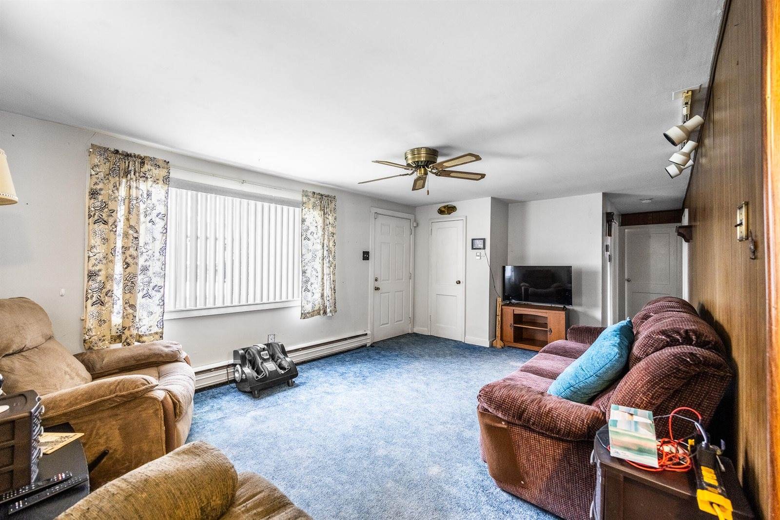 10 Nash Street, Bangor, ME 04401