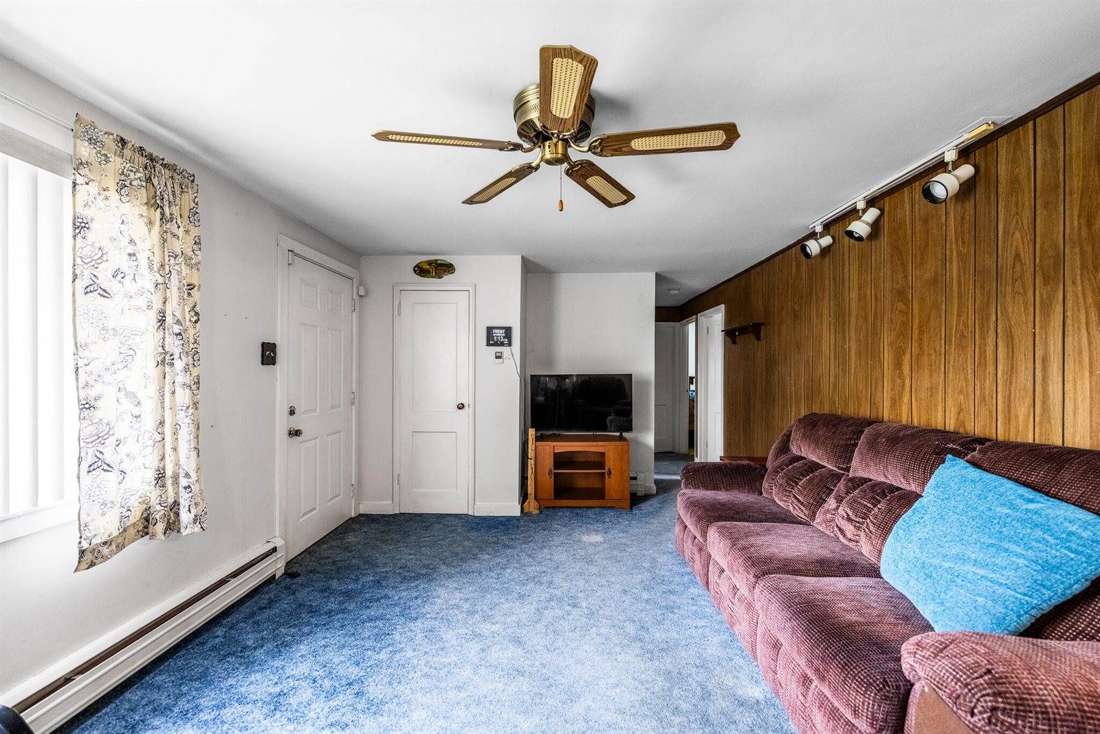 10 Nash Street, Bangor, ME 04401