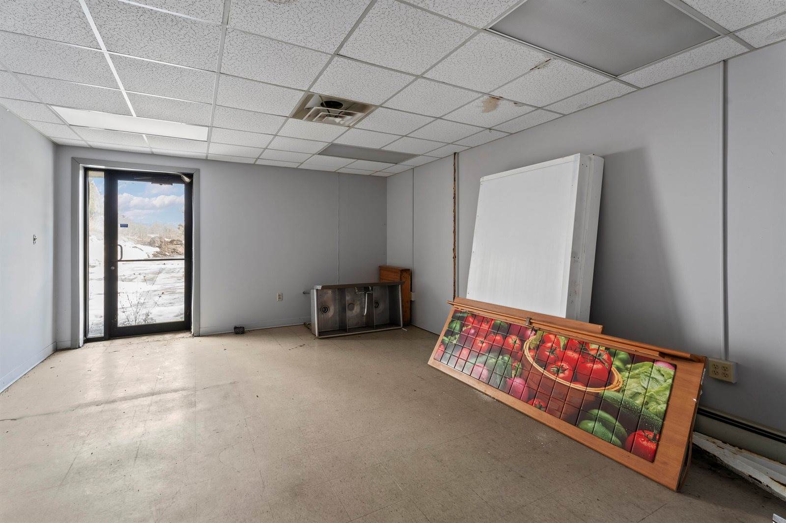 199 East Main Street, Searsport, ME 04974