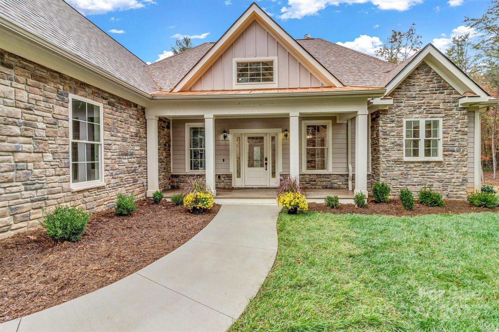 844 Settlers Trail, Mars Hill, NC 28754