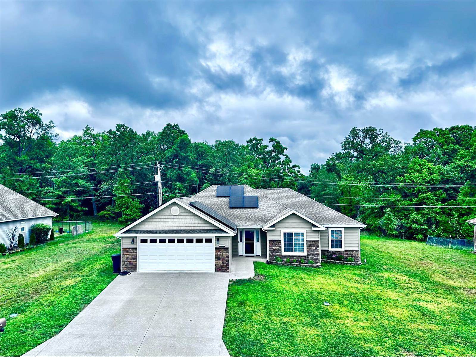 142 Ridgeview Drive, Saint Robert, MO 65584