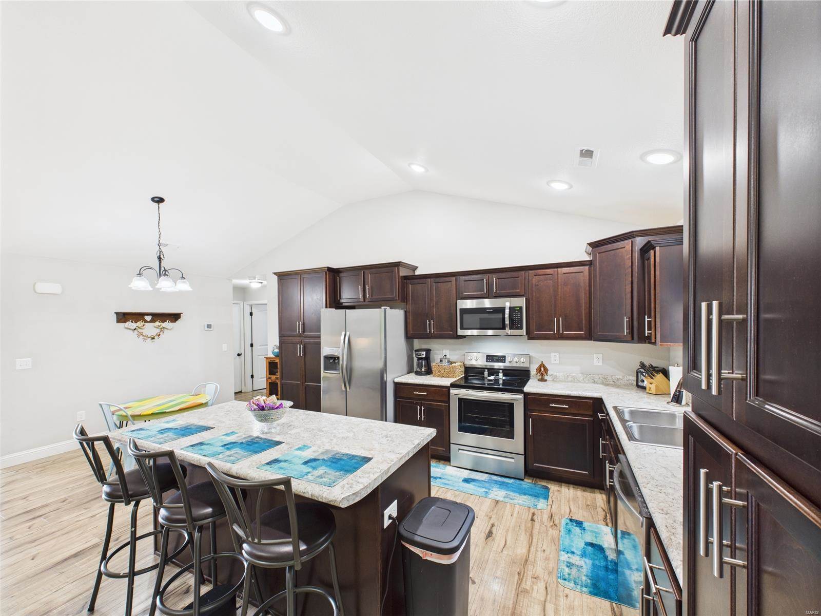 142 Ridgeview Drive, Saint Robert, MO 65584