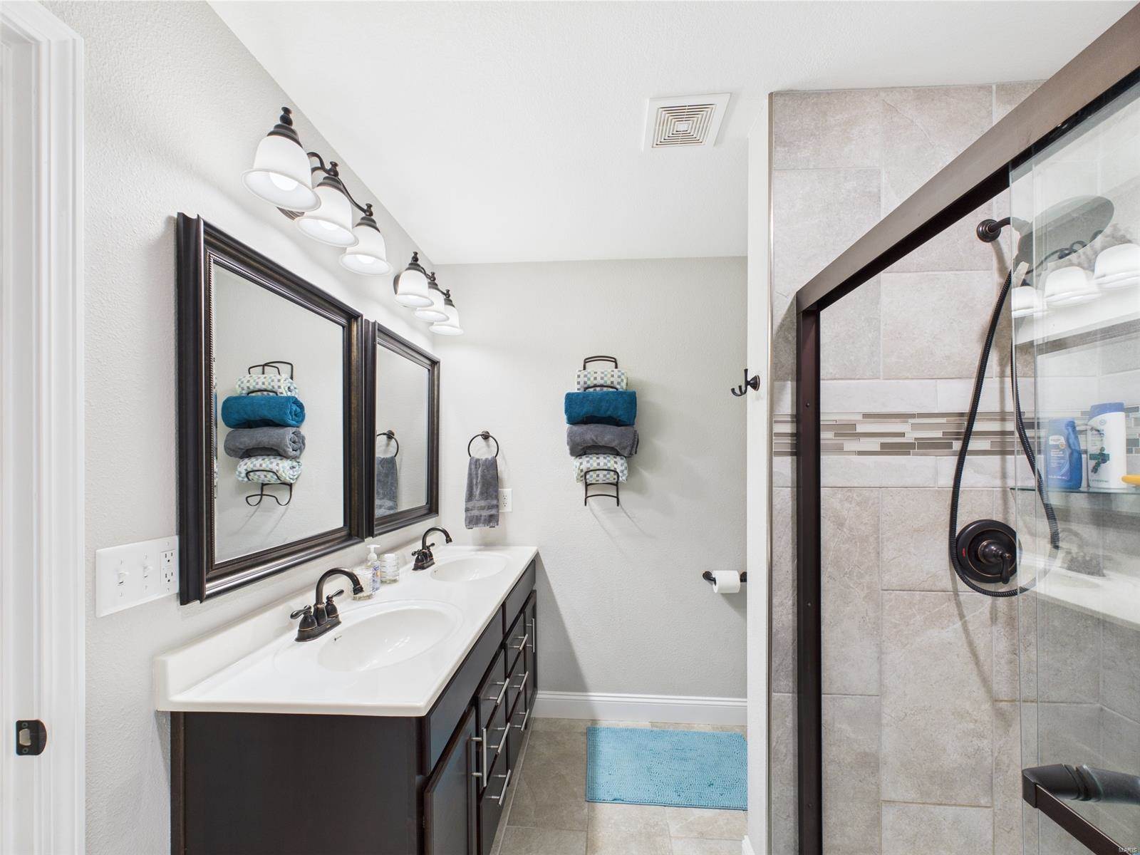 142 Ridgeview Drive, Saint Robert, MO 65584