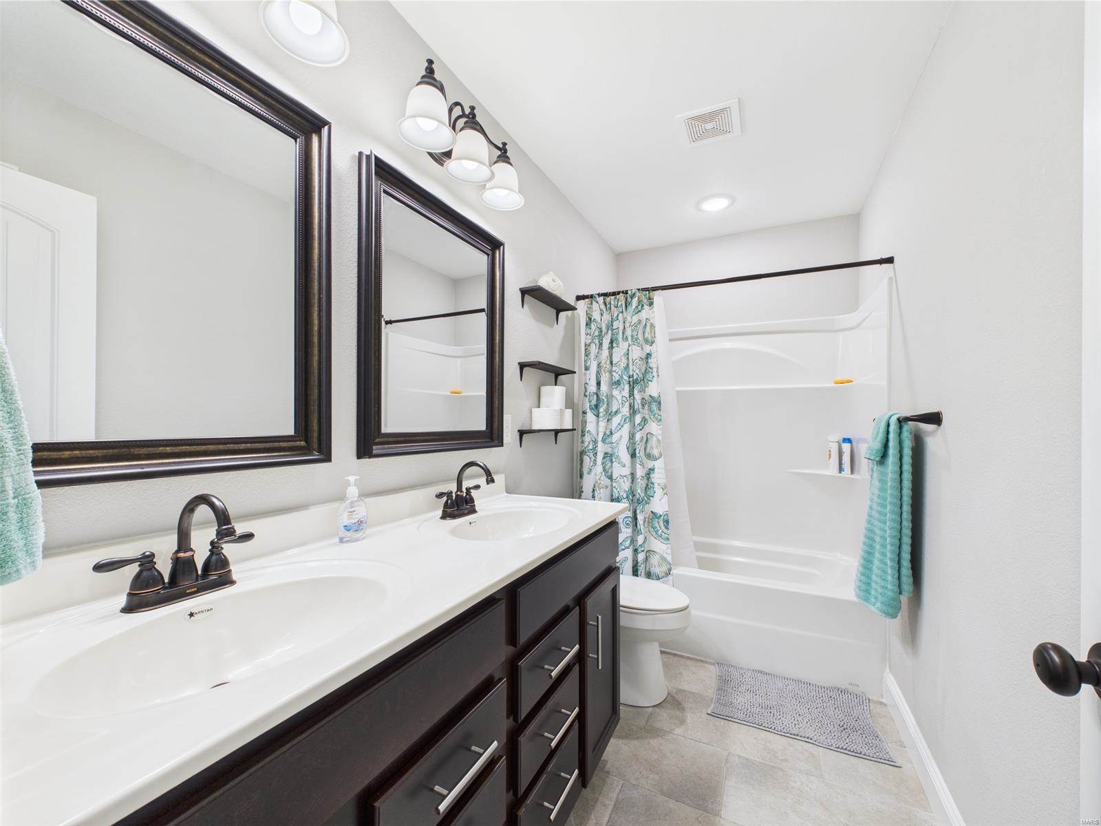 142 Ridgeview Drive, Saint Robert, MO 65584