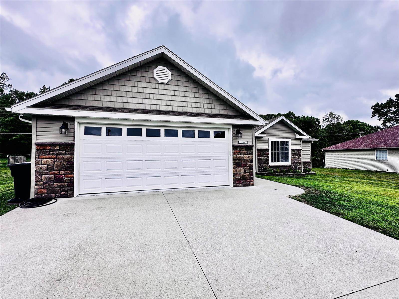 142 Ridgeview Drive, Saint Robert, MO 65584