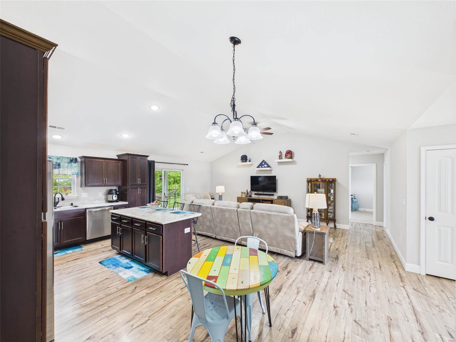 142 Ridgeview Drive, Saint Robert, MO 65584