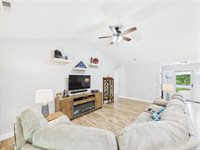 142 Ridgeview Drive, Saint Robert, MO 65584